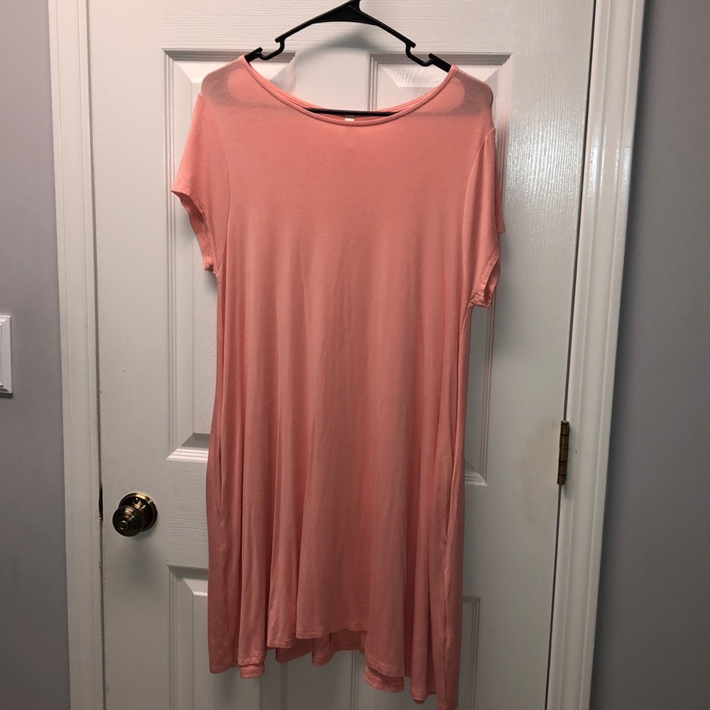 Coral T-Shirt dress with POCKETS!